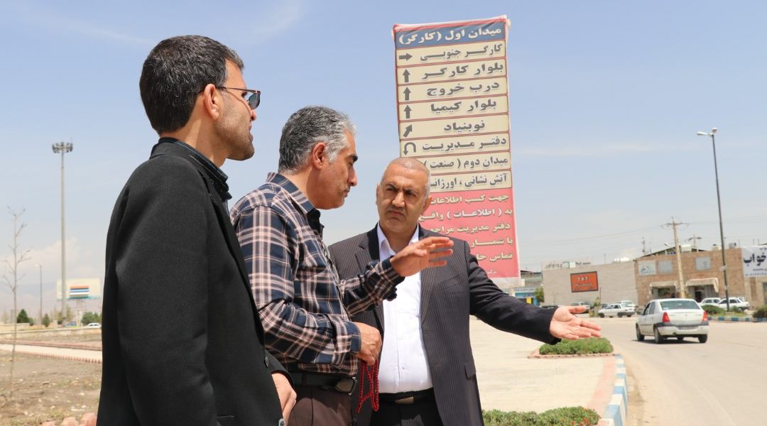 پیگیری شرکت خدماتی جهت ترمیم آسفالت جاده دسترس ، حدفاصل میدان اول تا درب خروج و دیگر سطوح آسیب دیده در شهرک